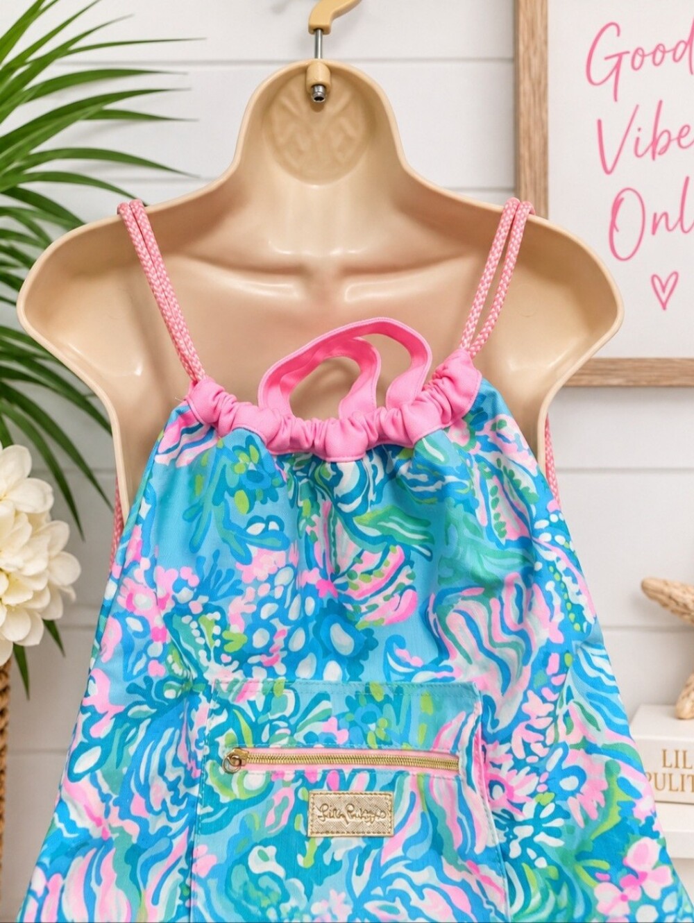 🌴 Lilly Pulitzer Drawstring Backpack 🌸 - Picture 3 of 3